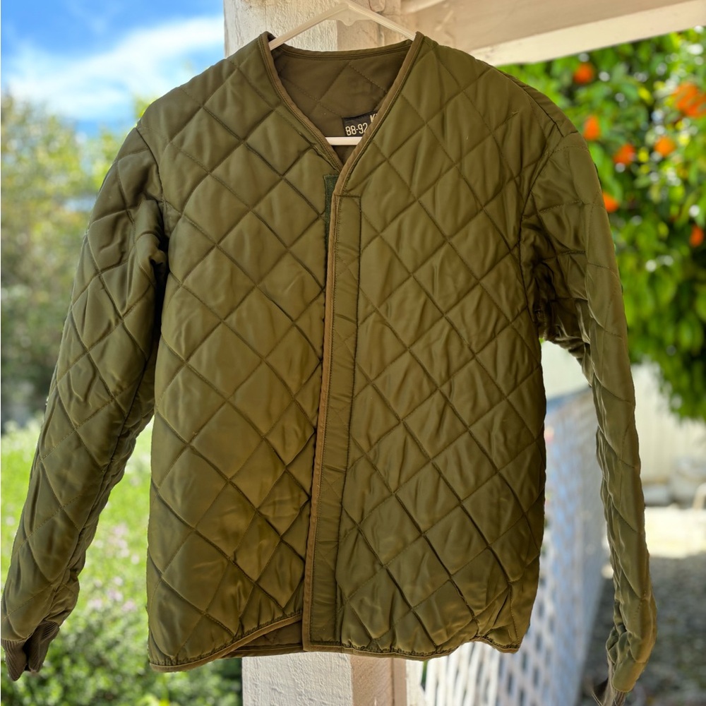 Vintage Army puffy bomber jacket! Authentic from army surplus store !
